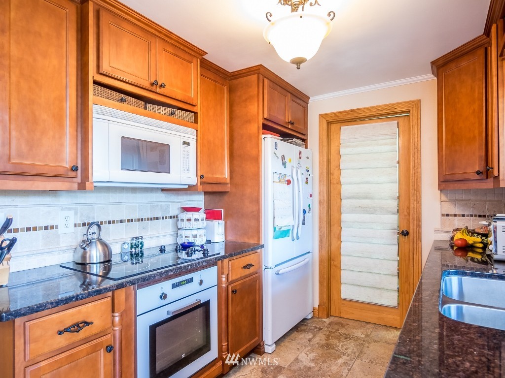 17307 24th Avenue Southeast Bothell, WA 98012 - Photo 3 of 13