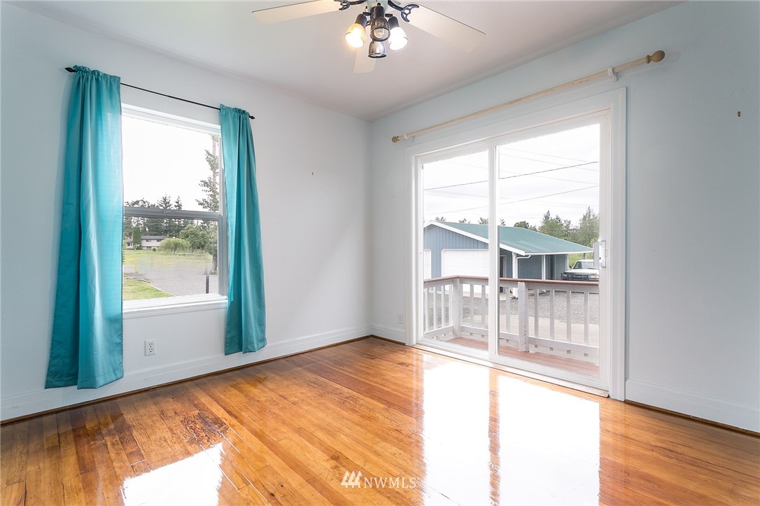 2419 East Badger Road Everson, WA 98247 - Photo 31 of 34 a view of an empty room and window