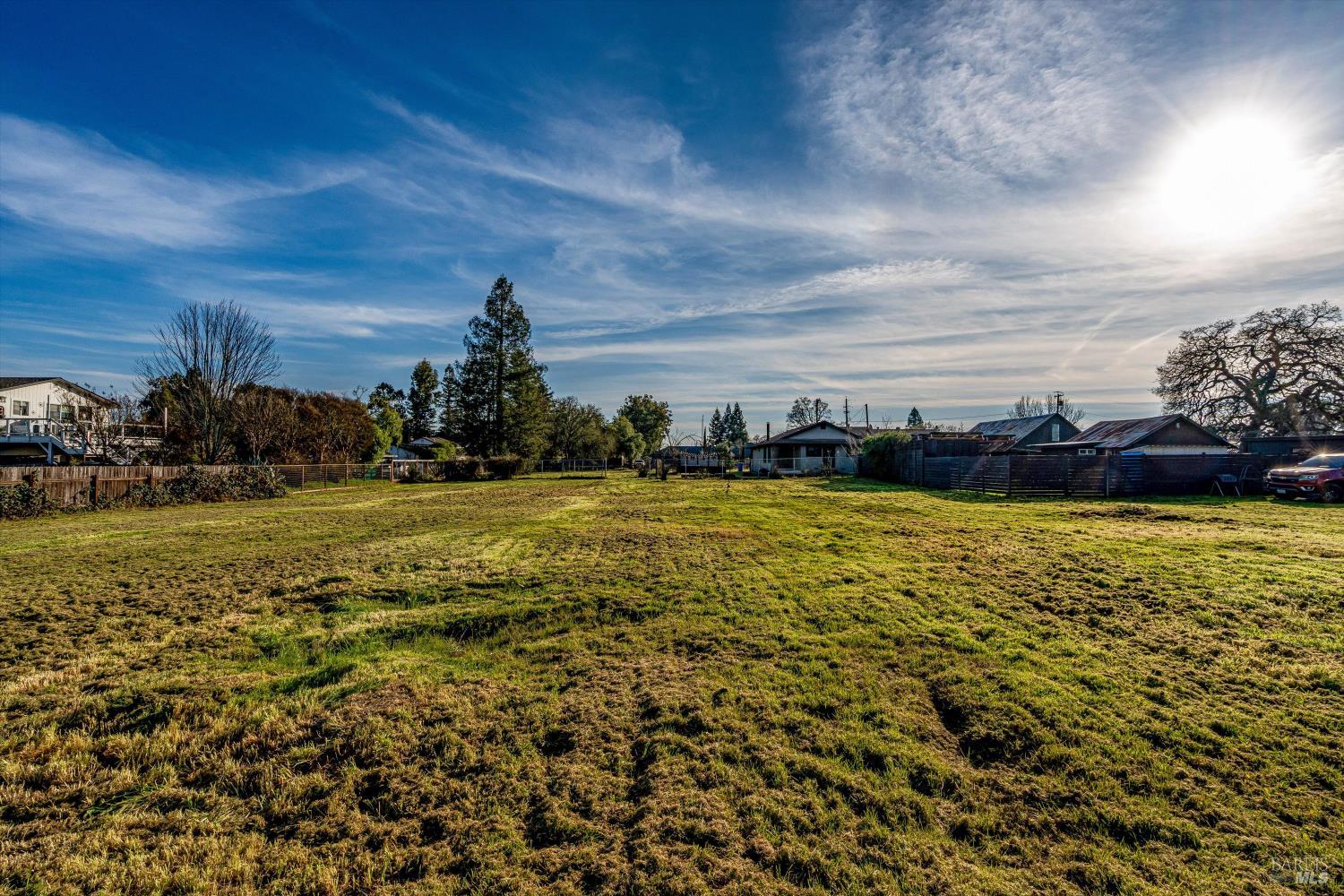 985 Gumview Road Windsor, CA 95492 - Photo 3 of 48 a view of an ocean
