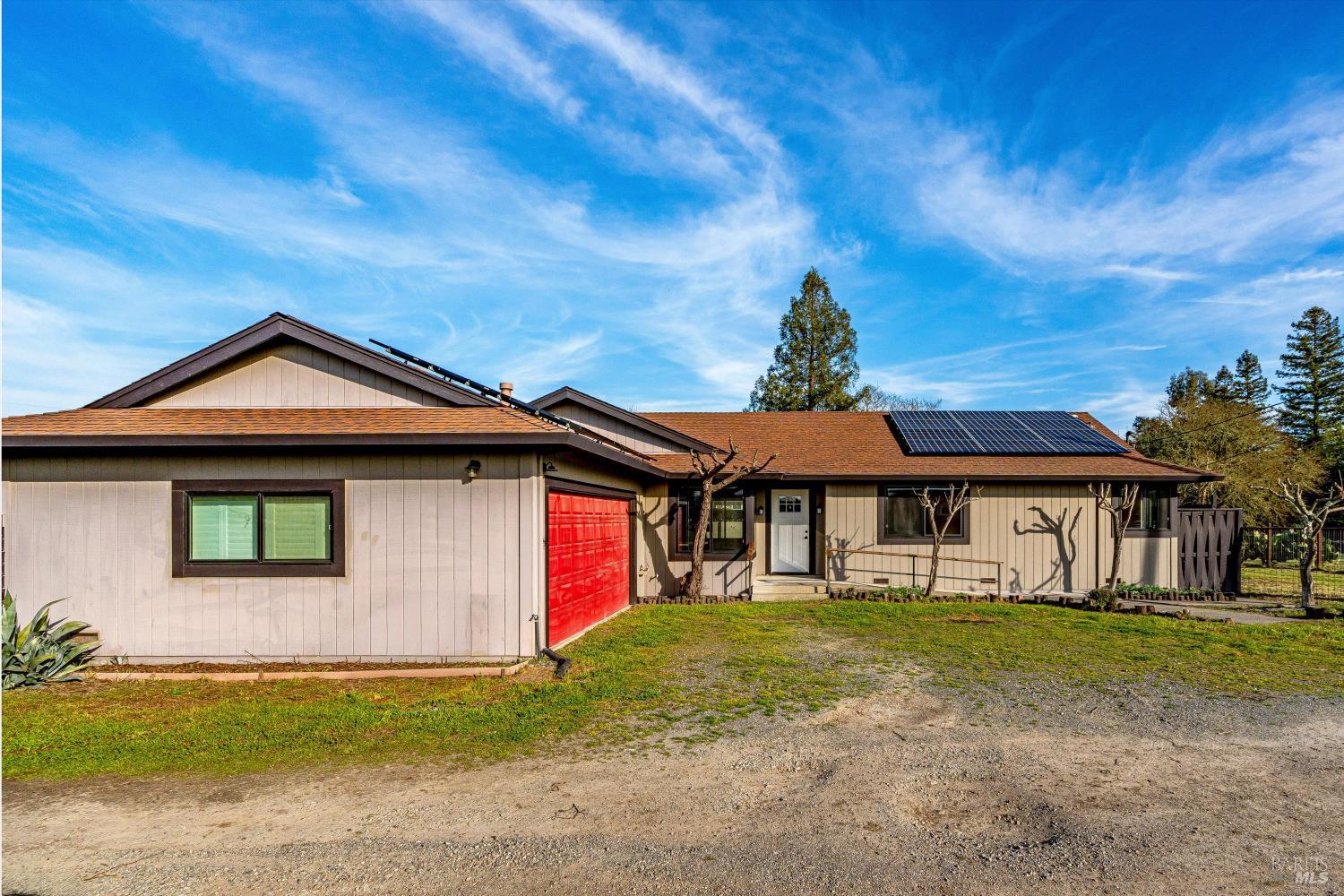 985 Gumview Road Windsor, CA 95492 - Photo 48 of 48 a front view of a house with a yard