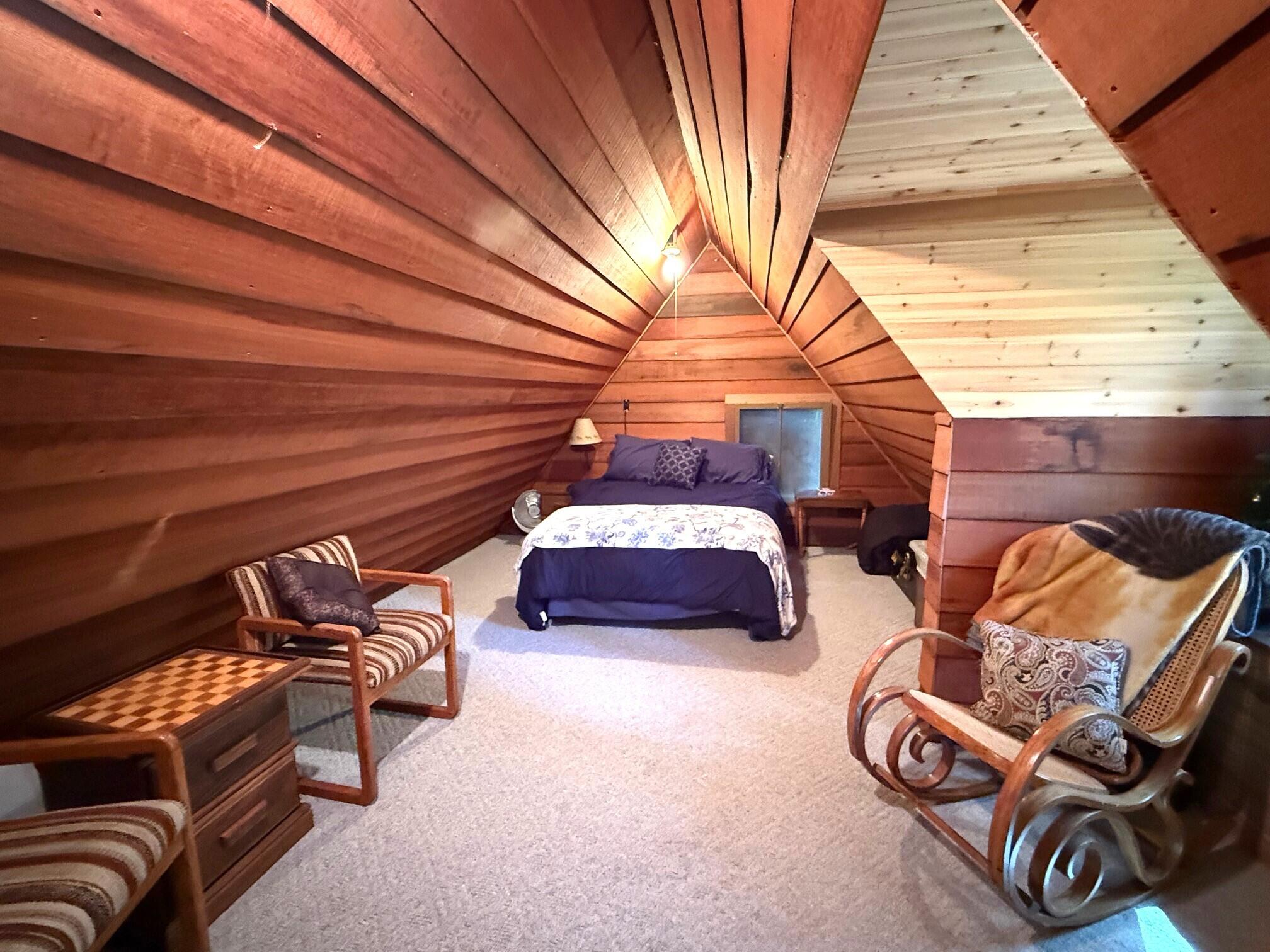 4 Fish Lake Ashland, OR 97520 - Photo 22 of 39 Loft Bedroom 3