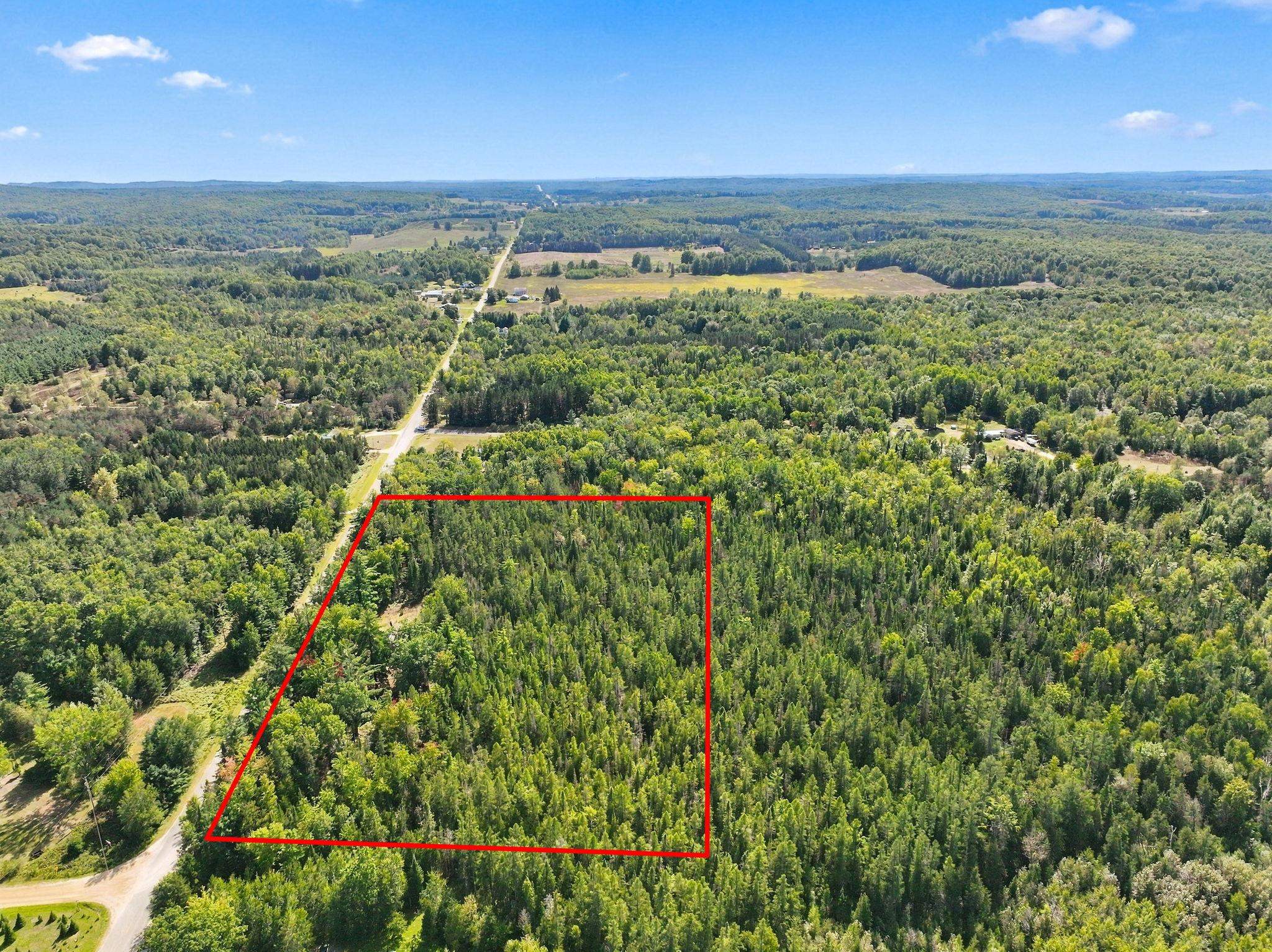 8929 North Morey Road Manton, MI 49663 - Photo 2 of 49 1950582-b89abed3-ecc6-4270-9528-7c49eae71aff.JPG