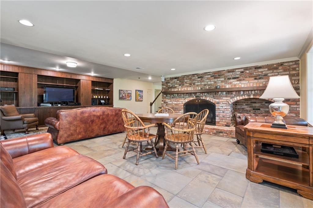 1256 Fox Chapel Road Pittsburgh, PA 15238 - Photo 22 of 24 Gallery Image 22