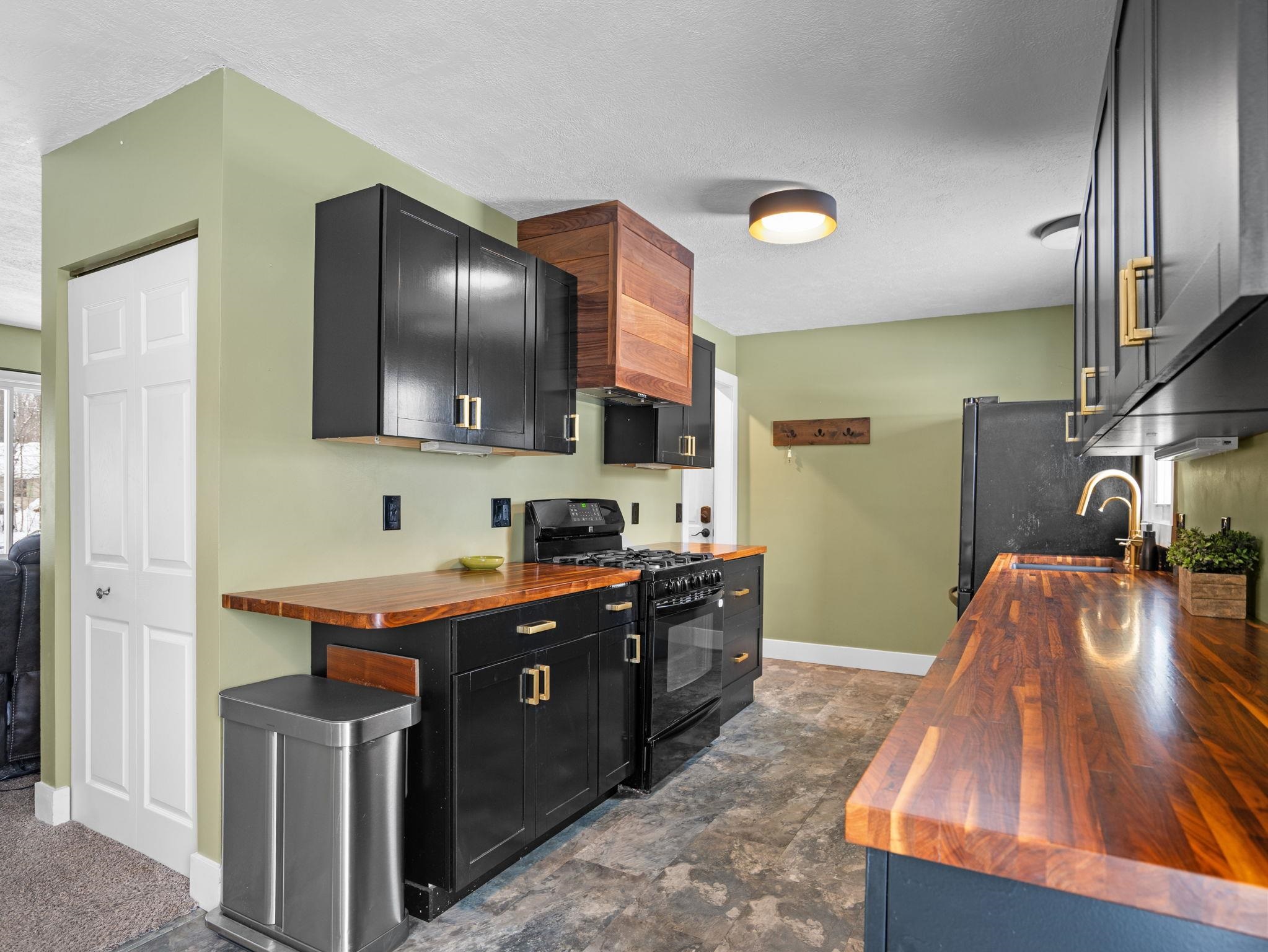 1650 Rasho Road Traverse City, MI 49696 - Photo 10 of 49 1942144-69de79ae-3b18-4993-bb80-2167b75c66db.JPG