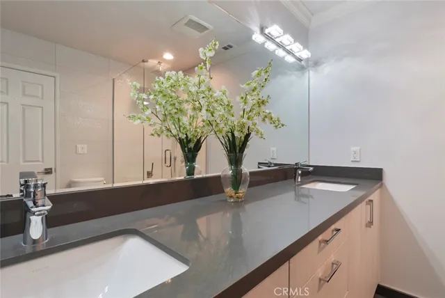 a view of hallway with washer and dryer