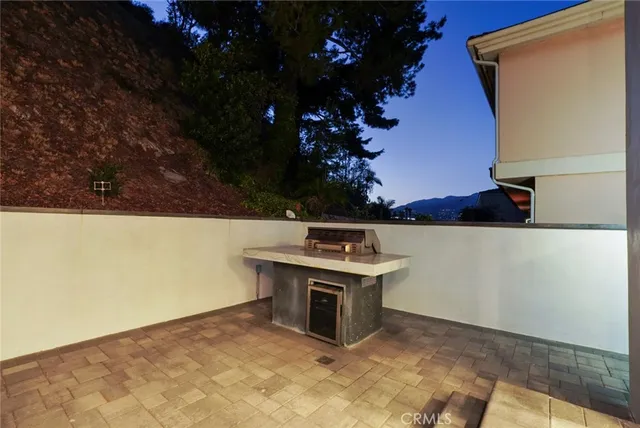 $9,750 | 3381 Oakmont View Drive, Glendale, CA 91208