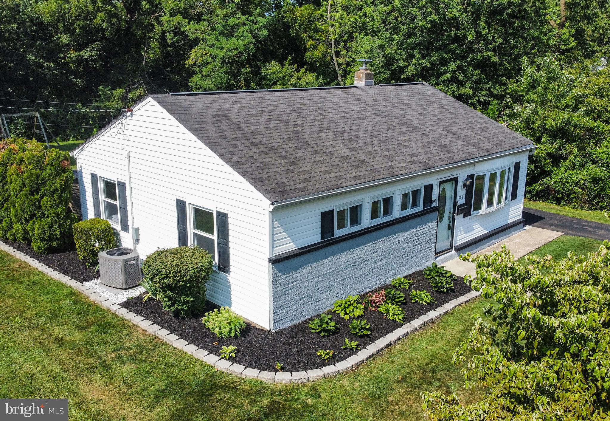 575 Winding Road Lansdale, PA 19446 - Photo 3 of 41 Gallery Image 3
