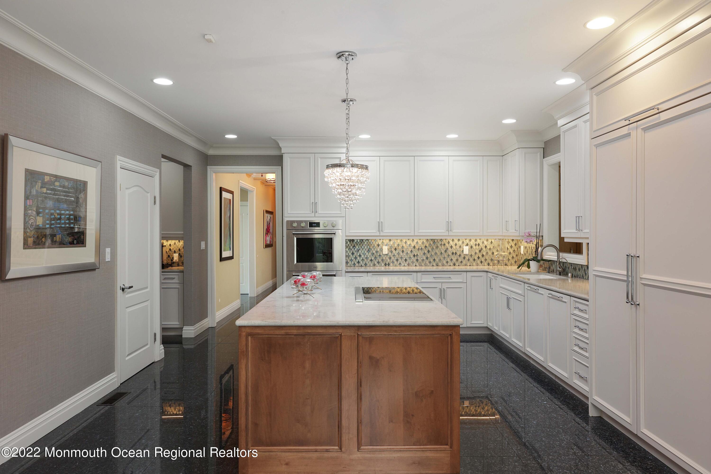 150 Highland Ridge Road Manalapan, NJ 07726 - Photo 14 of 59 758A3499