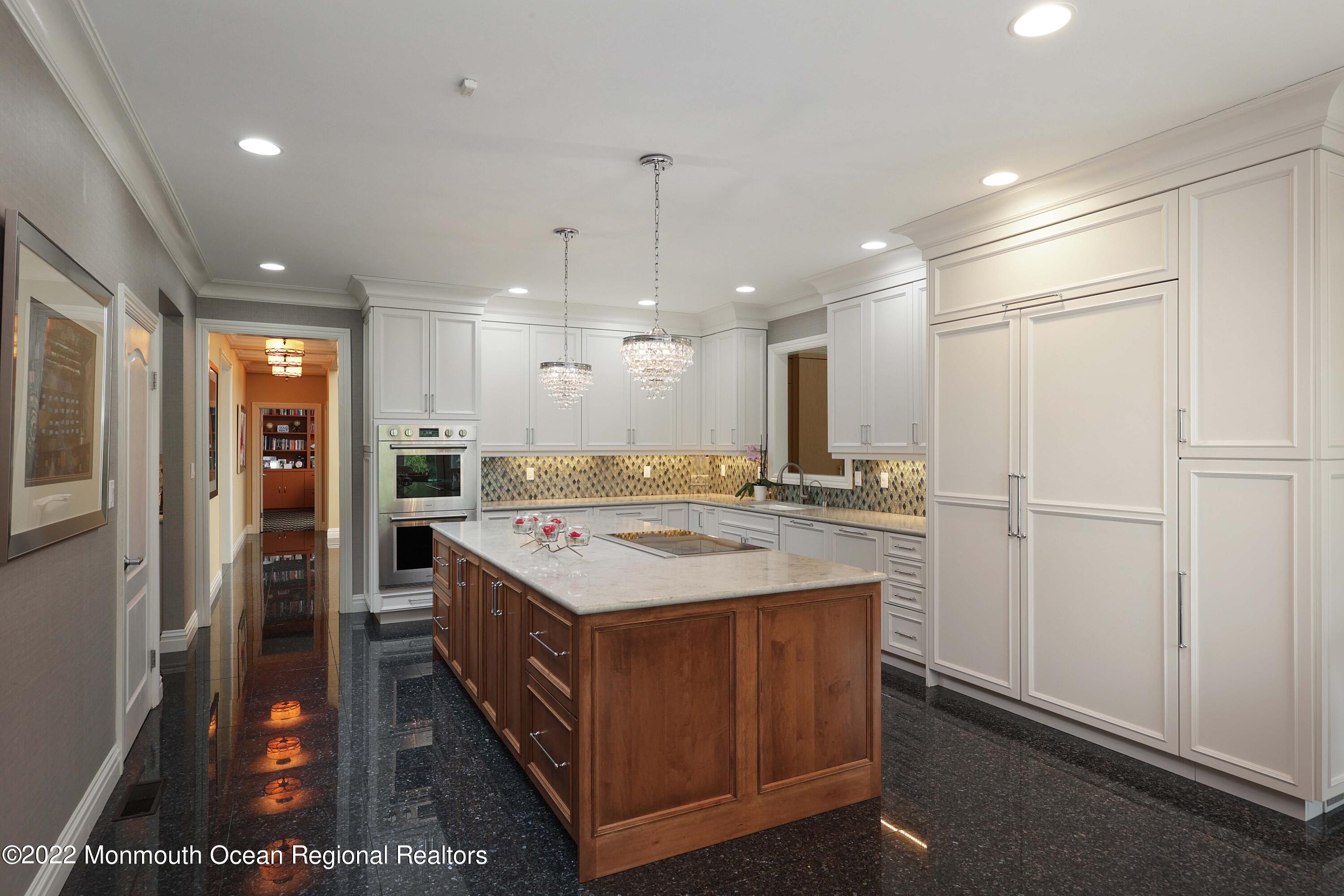 150 Highland Ridge Road Manalapan, NJ 07726 - Photo 15 of 59 758A3488