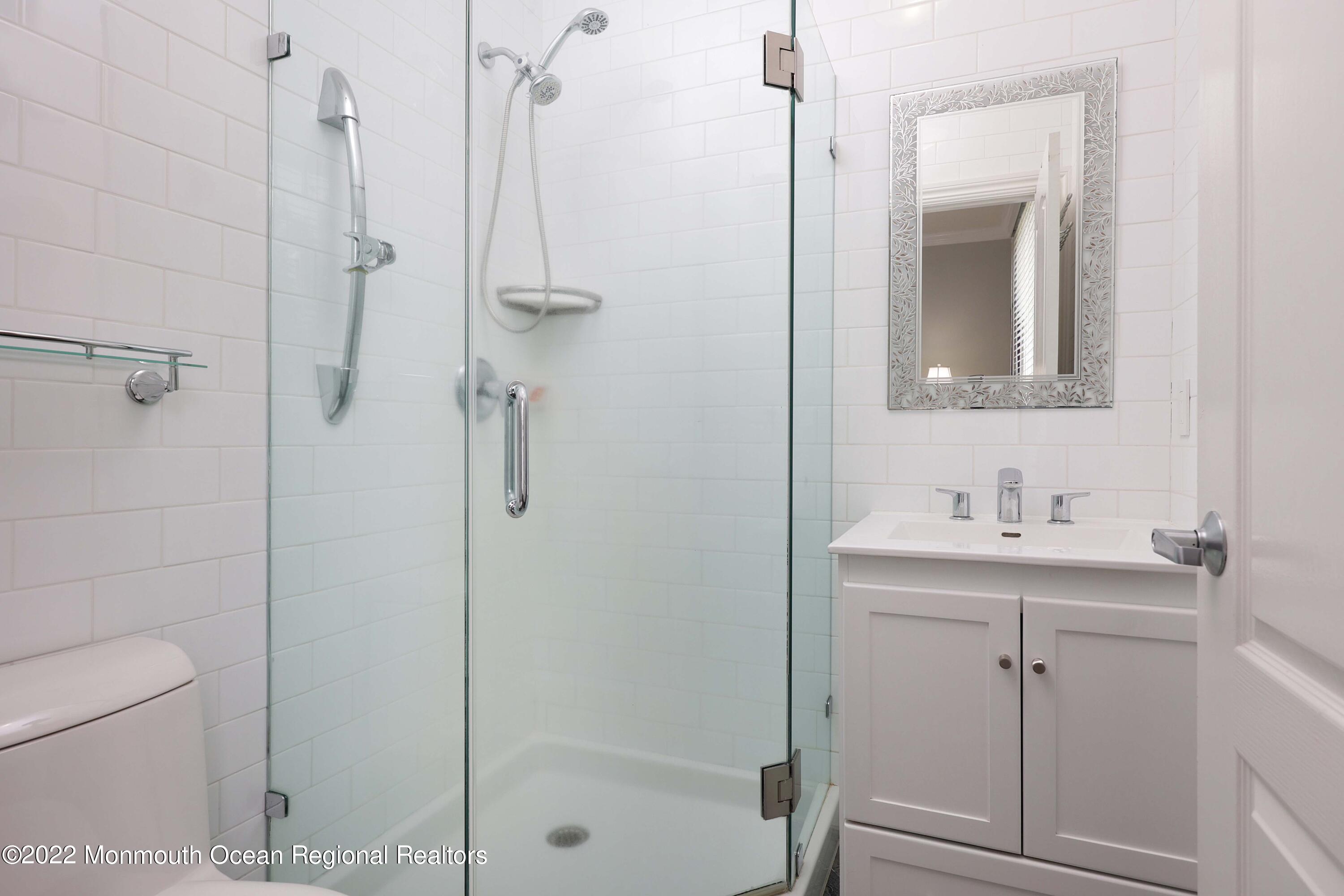 150 Highland Ridge Road Manalapan, NJ 07726 - Photo 23 of 59 758A3411