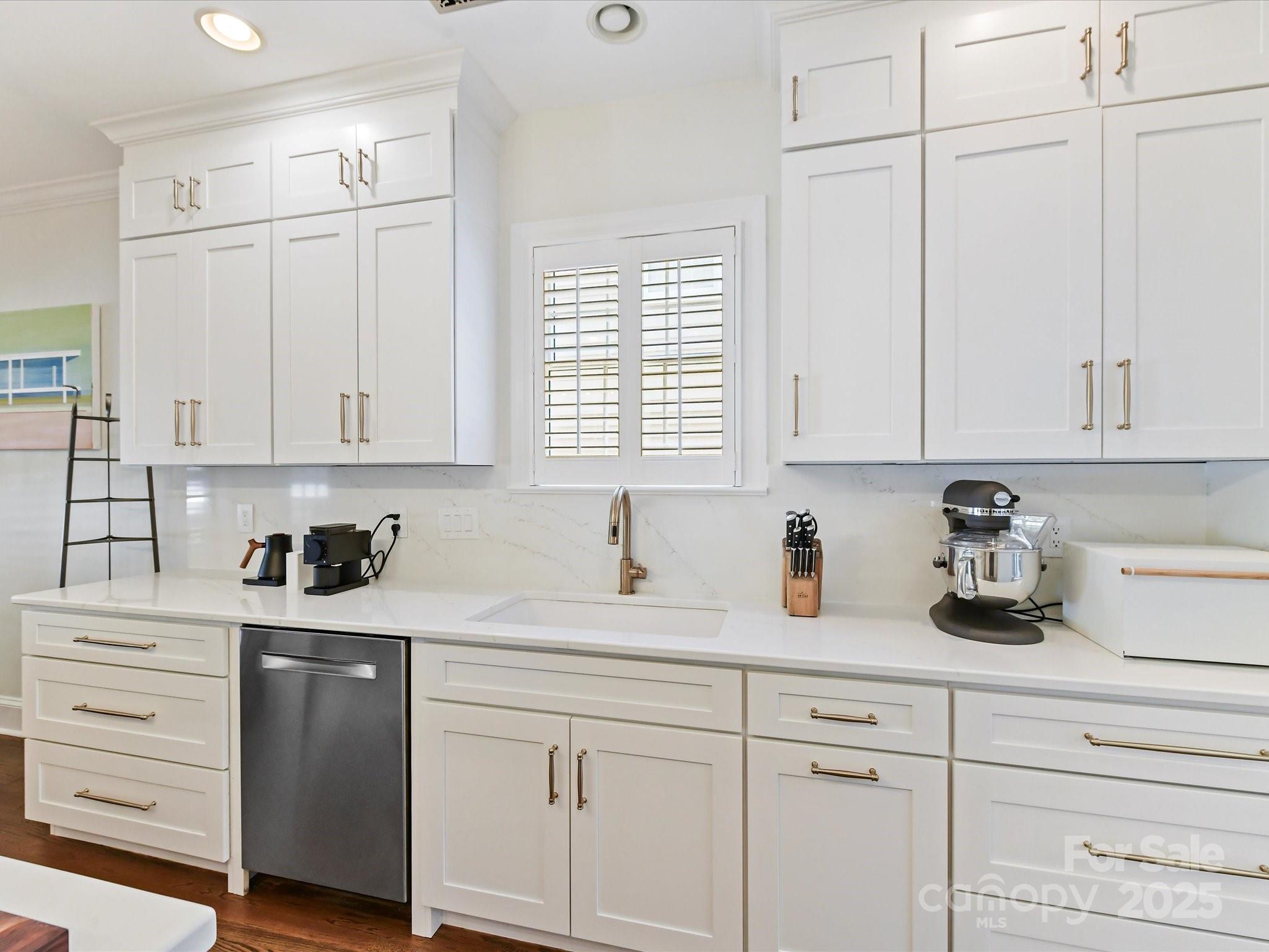 3813 Selwyn Farms Lane Charlotte, NC 28209 - Photo 12 of 41