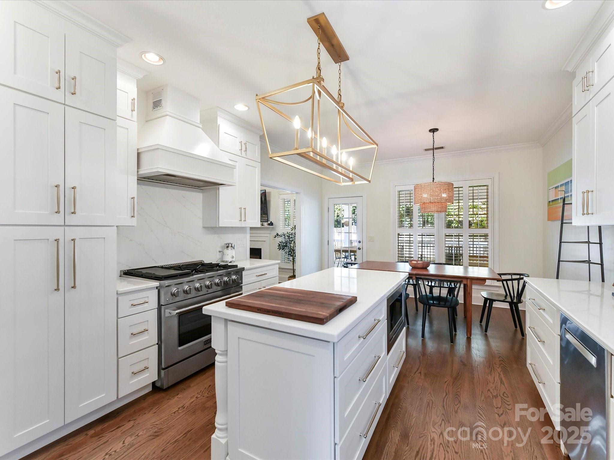 3813 Selwyn Farms Lane Charlotte, NC 28209 - Photo 13 of 41