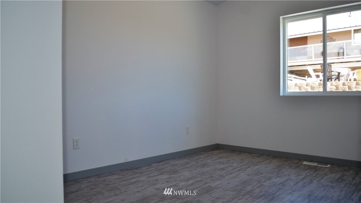 100 Riviera Drive Chelan, WA 98816 - Photo 24 of 40 Gallery Image 24