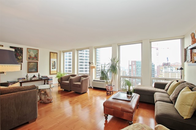 111 East Chestnut Street, Unit 28G Chicago, IL 60611 - Photo 3 of 10