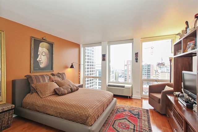 111 East Chestnut Street, Unit 28G Chicago, IL 60611 - Photo 7 of 10