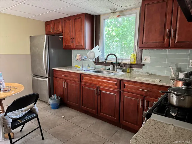 $2,500 | 39 Crescent Place, Middletown, NY 10940