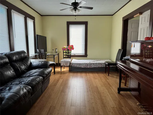 $2,500 | 39 Crescent Place, Middletown, NY 10940