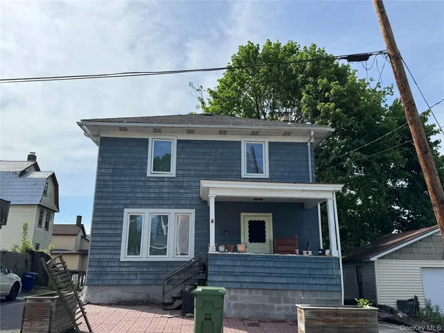 $2,500 | 39 Crescent Place, Middletown, NY 10940