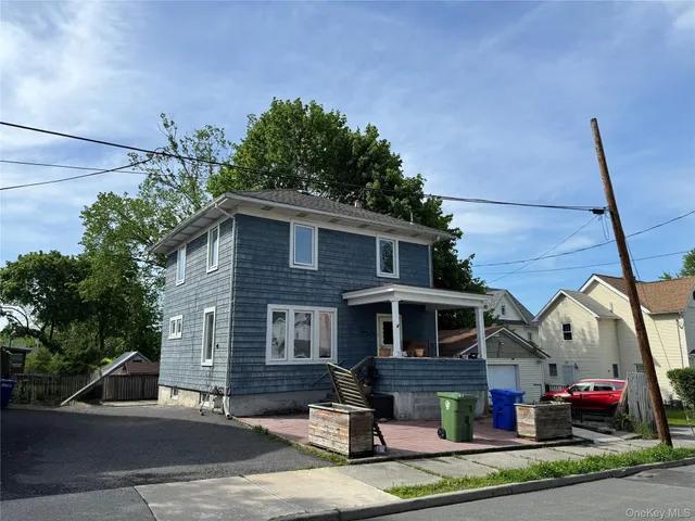 $2,500 | 39 Crescent Place, Middletown, NY 10940