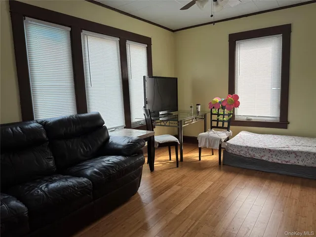 $2,500 | 39 Crescent Place, Middletown, NY 10940