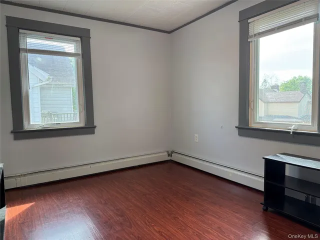 $2,500 | 39 Crescent Place, Middletown, NY 10940