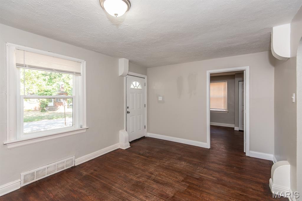 320 Henquin Drive Ferguson, MO 63135 - Photo 14 of 44