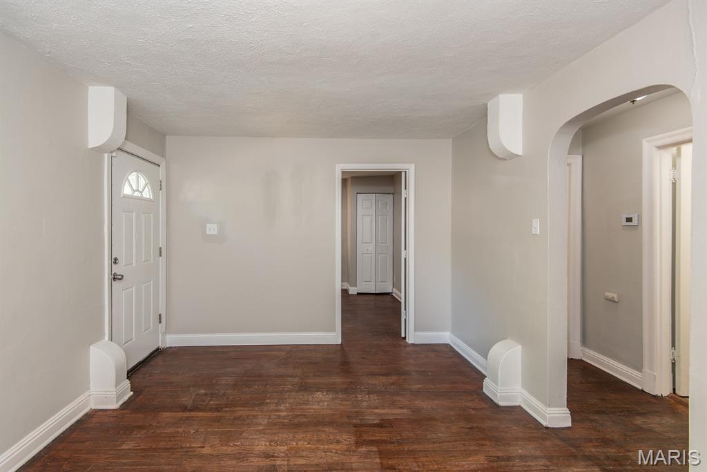 320 Henquin Drive Ferguson, MO 63135 - Photo 15 of 44