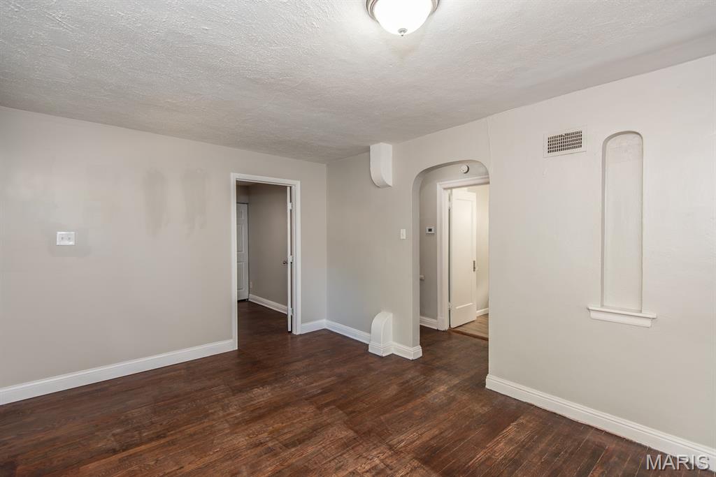 320 Henquin Drive Ferguson, MO 63135 - Photo 16 of 44