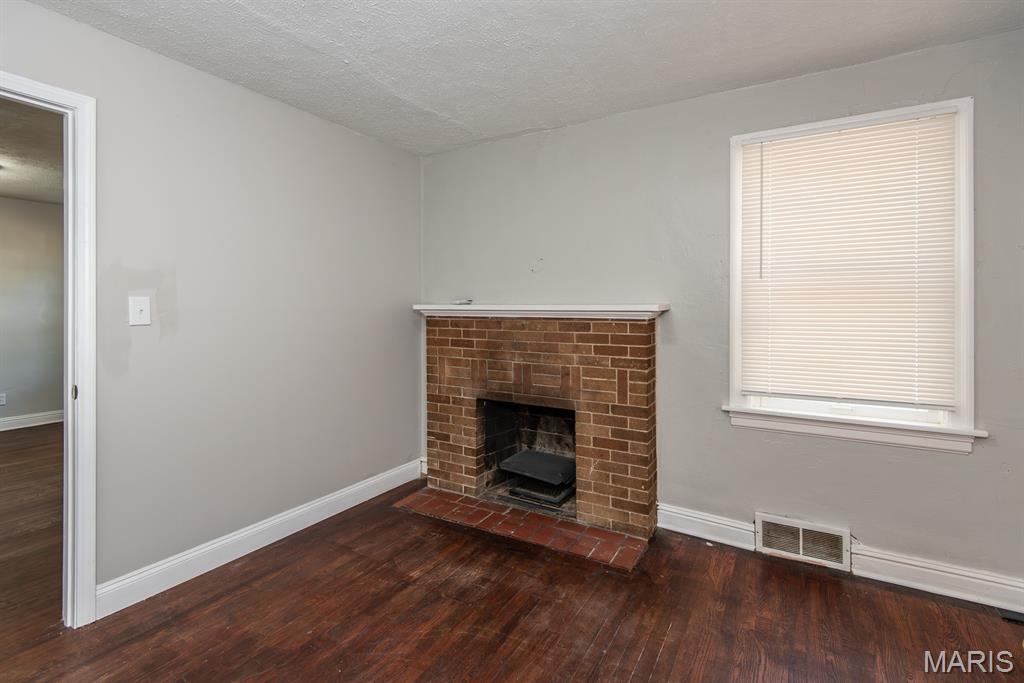 320 Henquin Drive Ferguson, MO 63135 - Photo 18 of 44