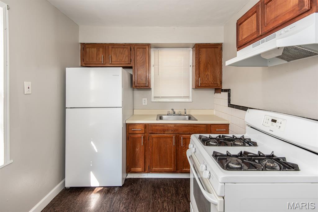 320 Henquin Drive Ferguson, MO 63135 - Photo 33 of 44