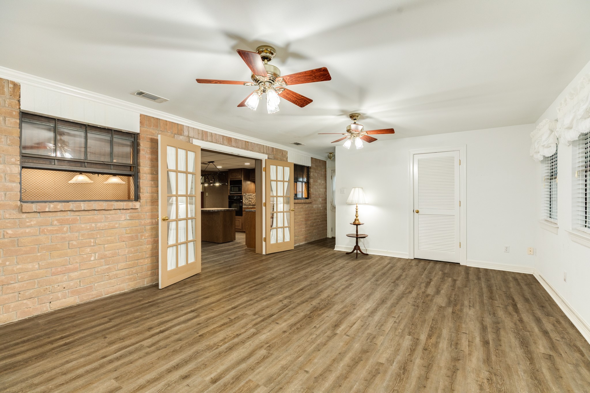 349 Pecan Estates Road, Unit C616R Angleton, TX 77515 - Photo 25 of 43 Downstairs second living/primary bedroom.