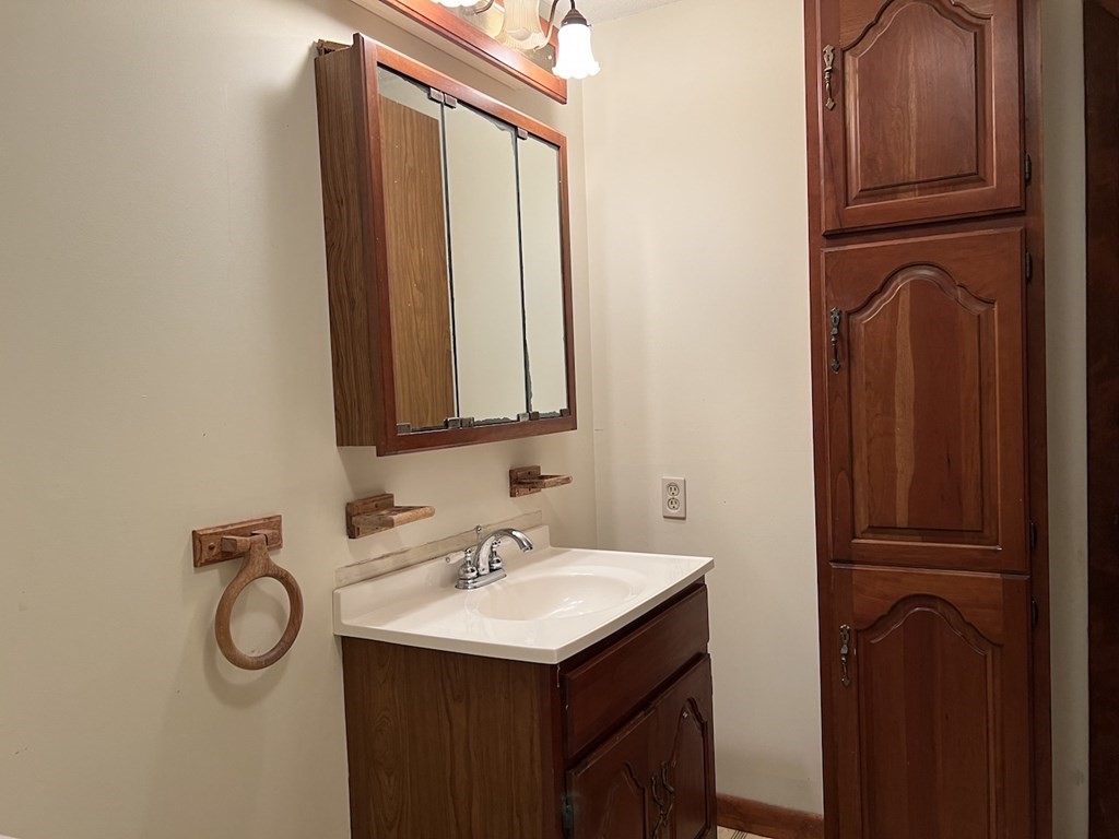 21 Stone Path Lane West Springfield, MA 01089 - Photo 18 of 36 Gallery Image 18