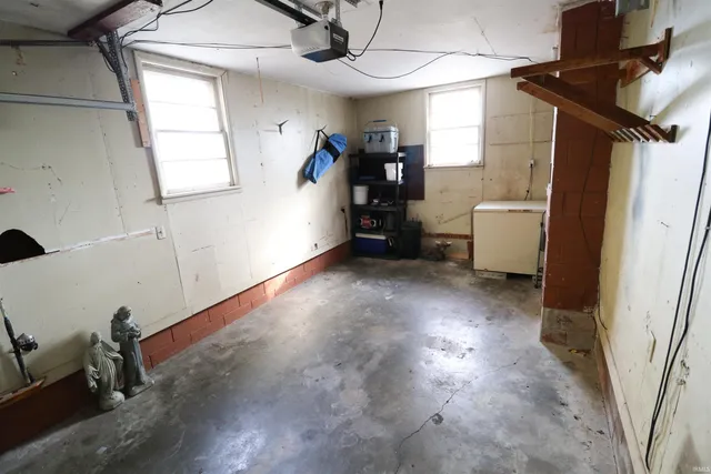 $269,900 | 8264 East Schnellville Road, Birdseye, IN 47513