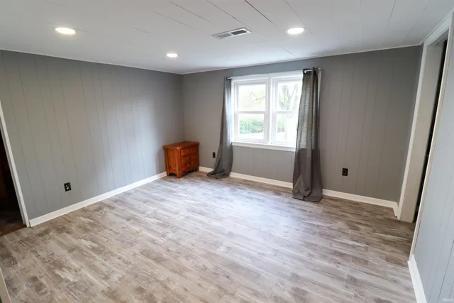 $269,900 | 8264 East Schnellville Road, Birdseye, IN 47513