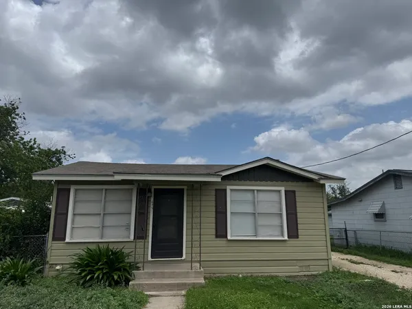 $1,150 | 675 West Pyron Avenue, San Antonio, TX 78221