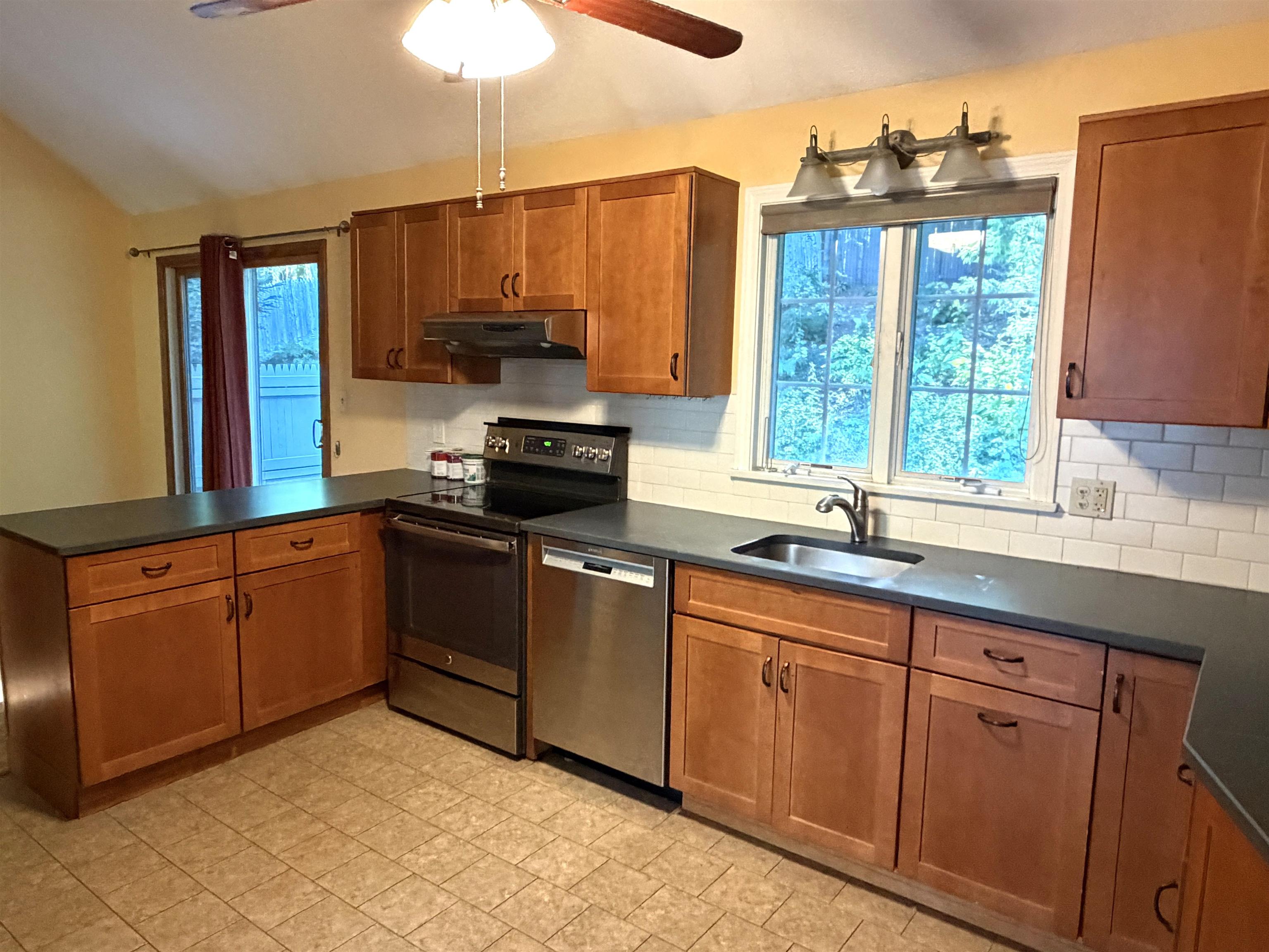 35 Base Hill Road Keene, NH 03431 - Photo 3 of 36 Gallery Image 3