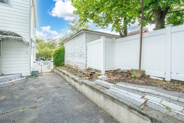 $2,350 | 638 Clifton Avenue, Clifton, NJ 07011