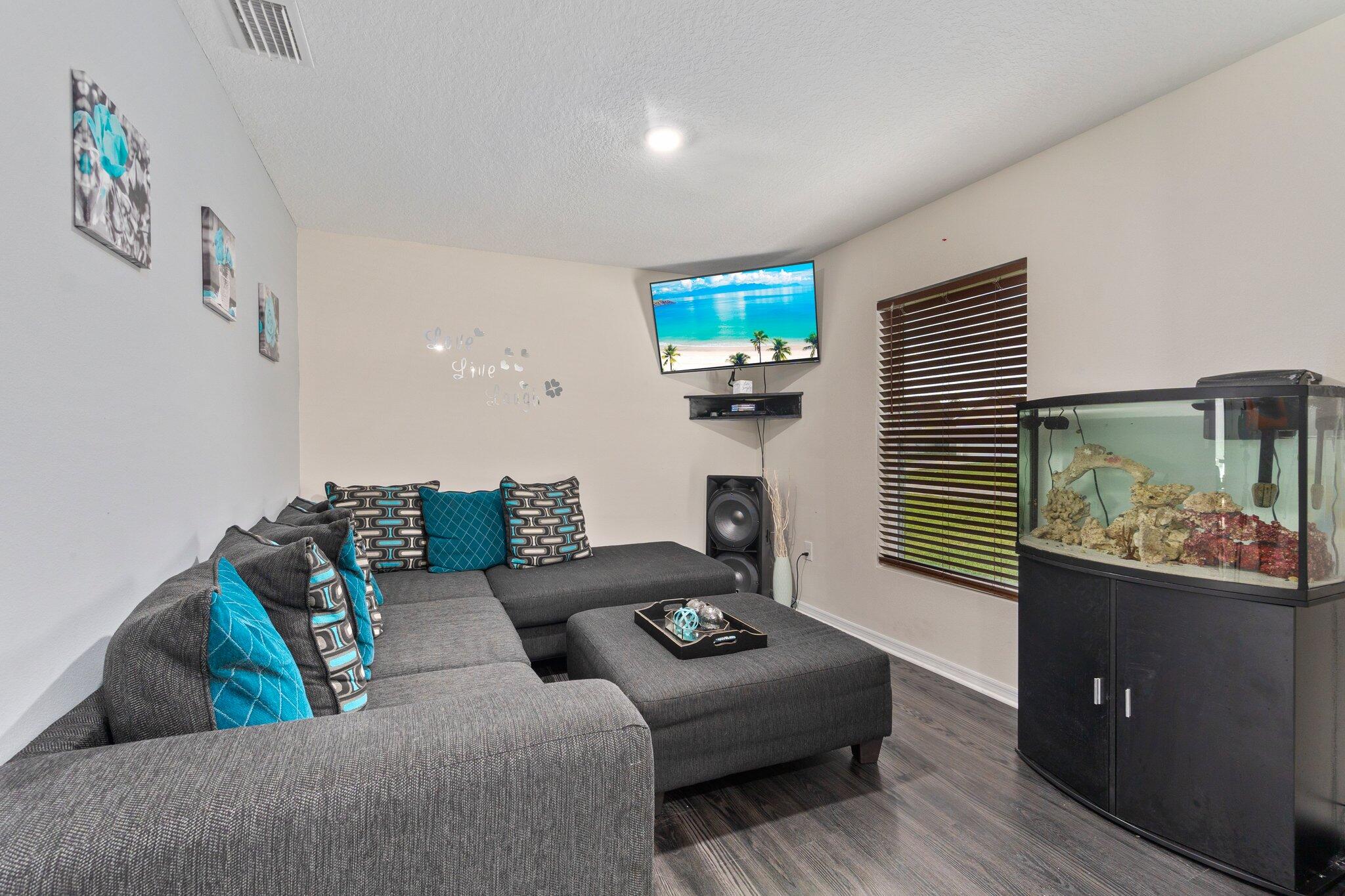 2001 Southwest Libra Lane Port St. Lucie, FL 34984 - Photo 4 of 29 5-web-or-mls-DSC04746