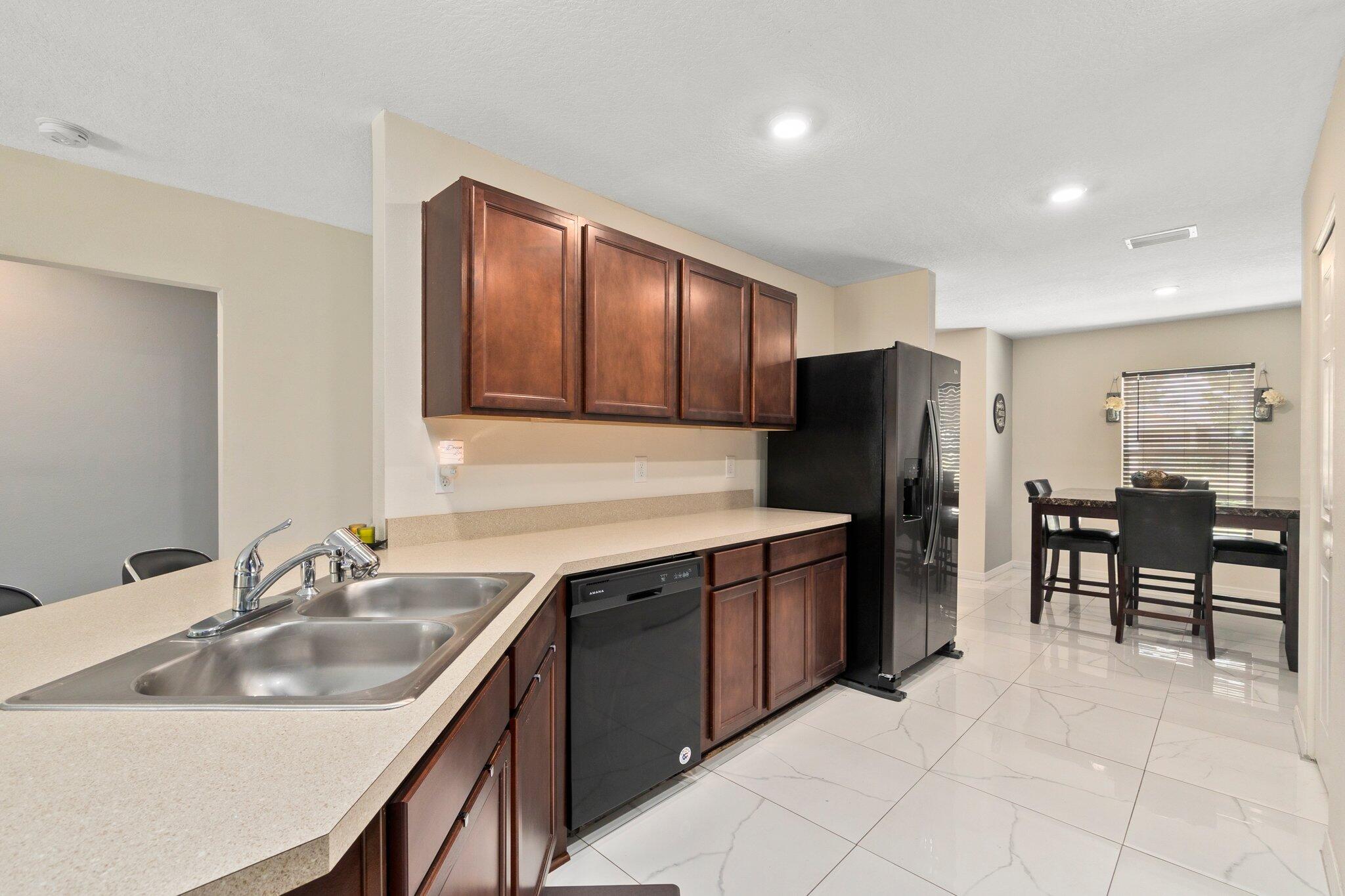 2001 Southwest Libra Lane Port St. Lucie, FL 34984 - Photo 9 of 29 10-web-or-mls-DSC04796