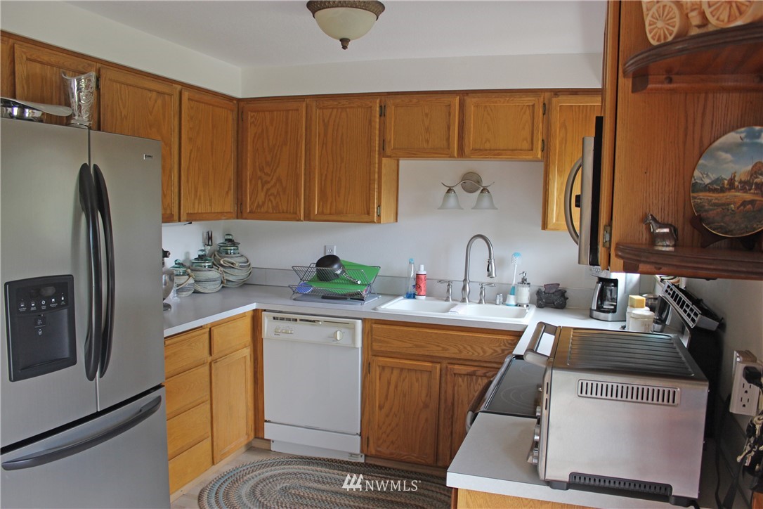 16933 Eugene Street Southwest Rochester, WA 98579 - Photo 4 of 25