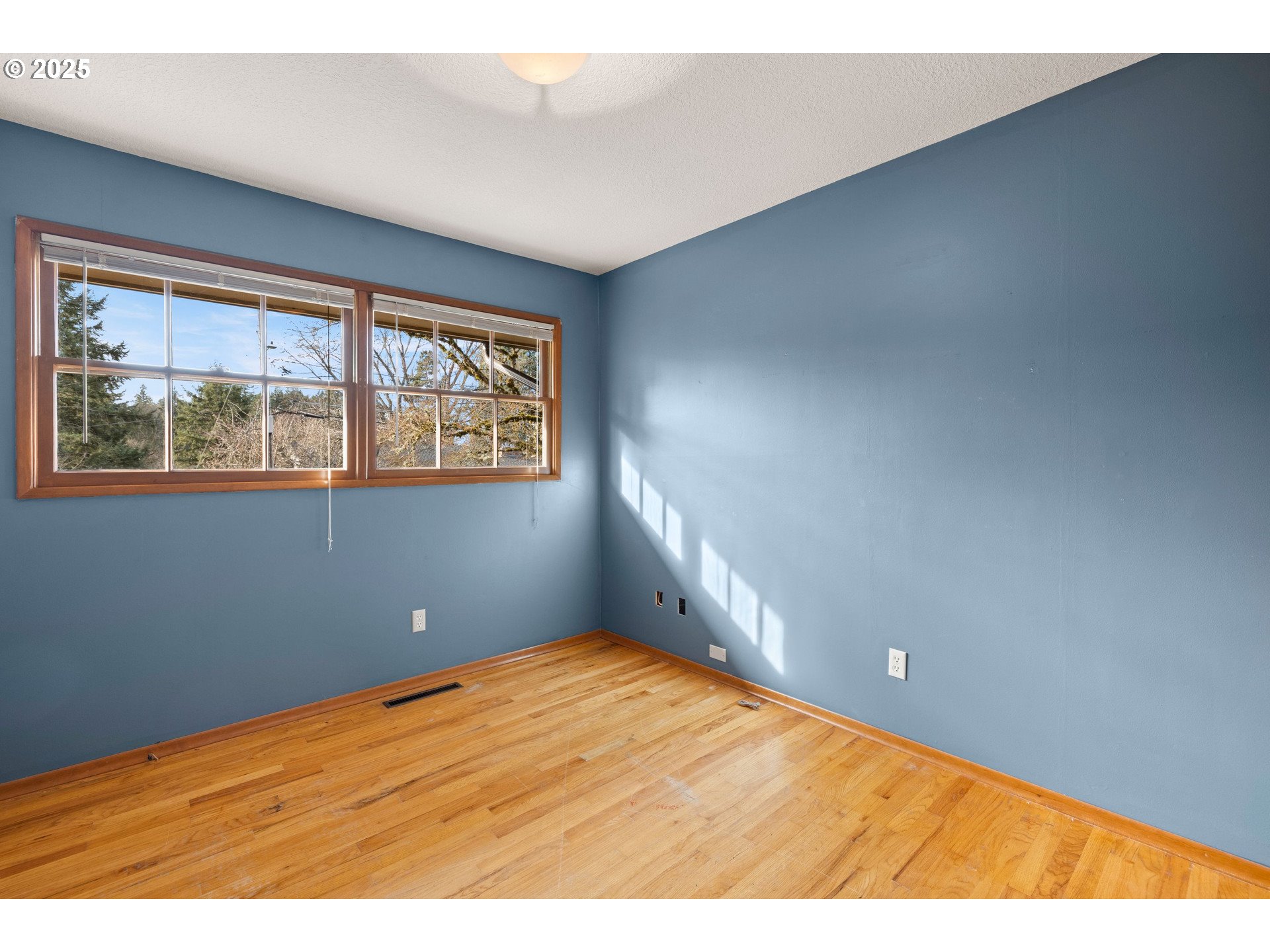 5418 Southwest 34th Place Portland, OR 97239 - Photo 14 of 48