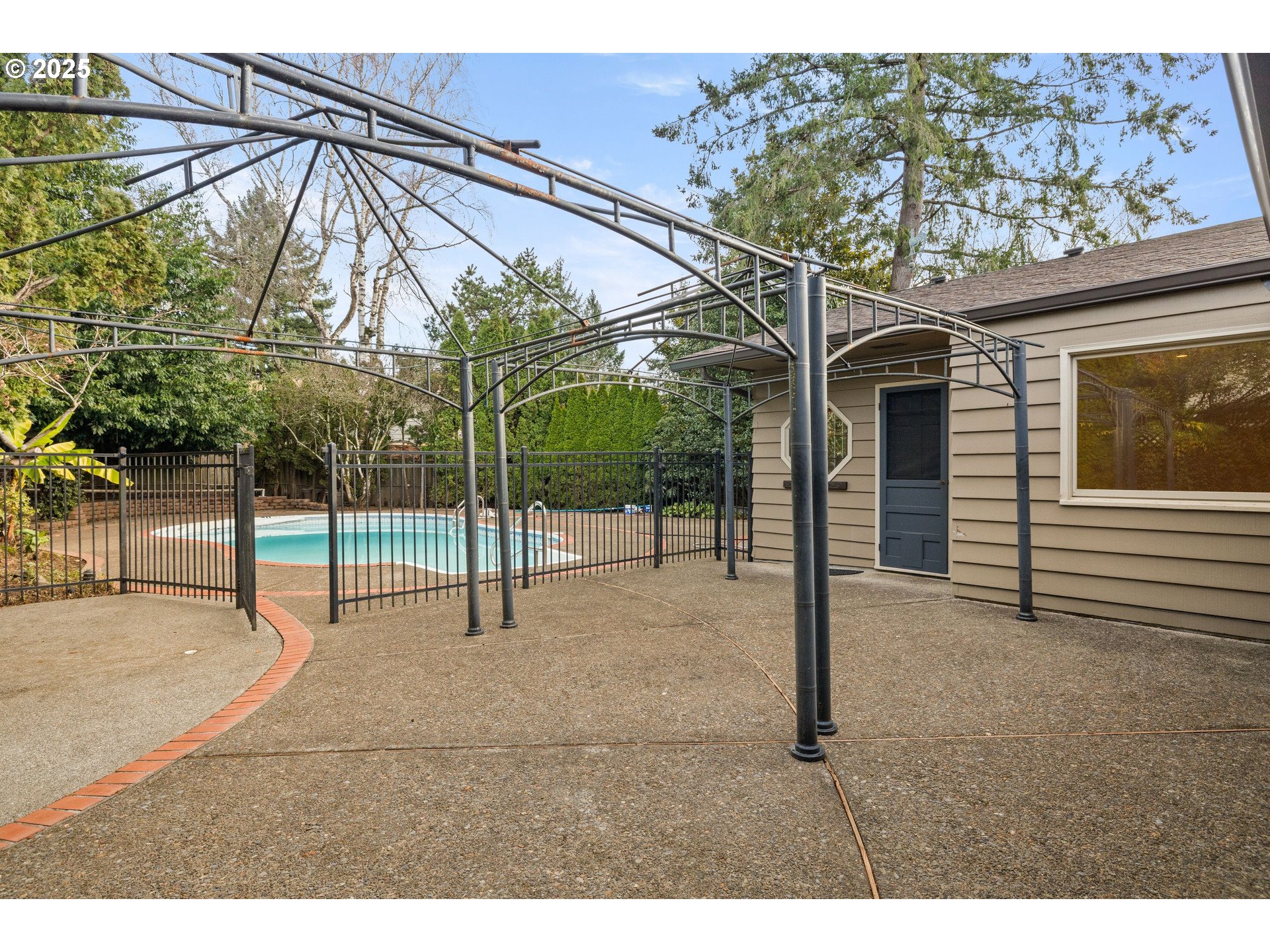 5418 Southwest 34th Place Portland, OR 97239 - Photo 30 of 48