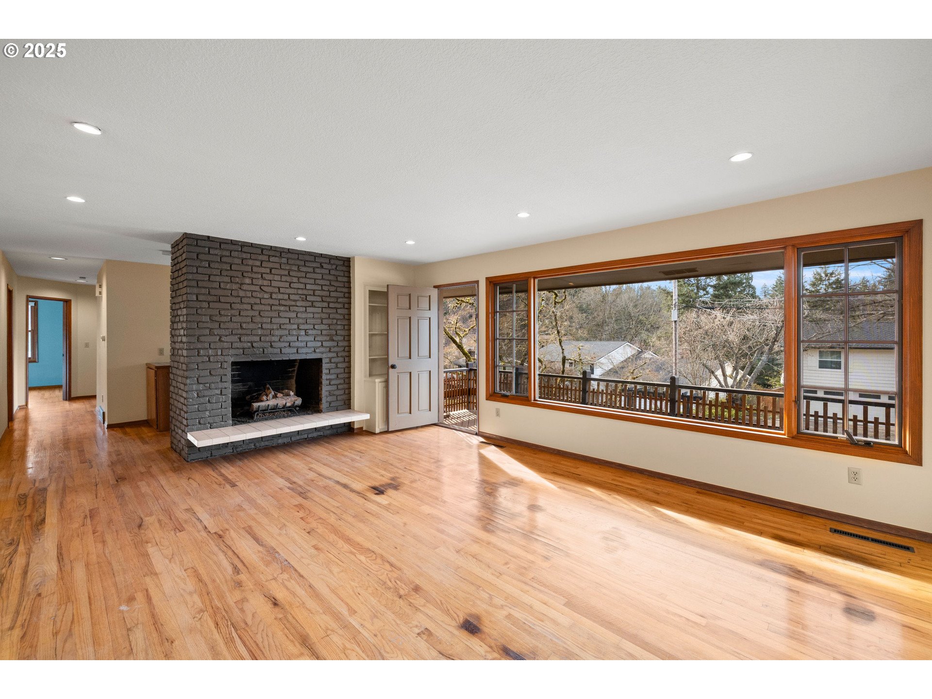 5418 Southwest 34th Place Portland, OR 97239 - Photo 6 of 48