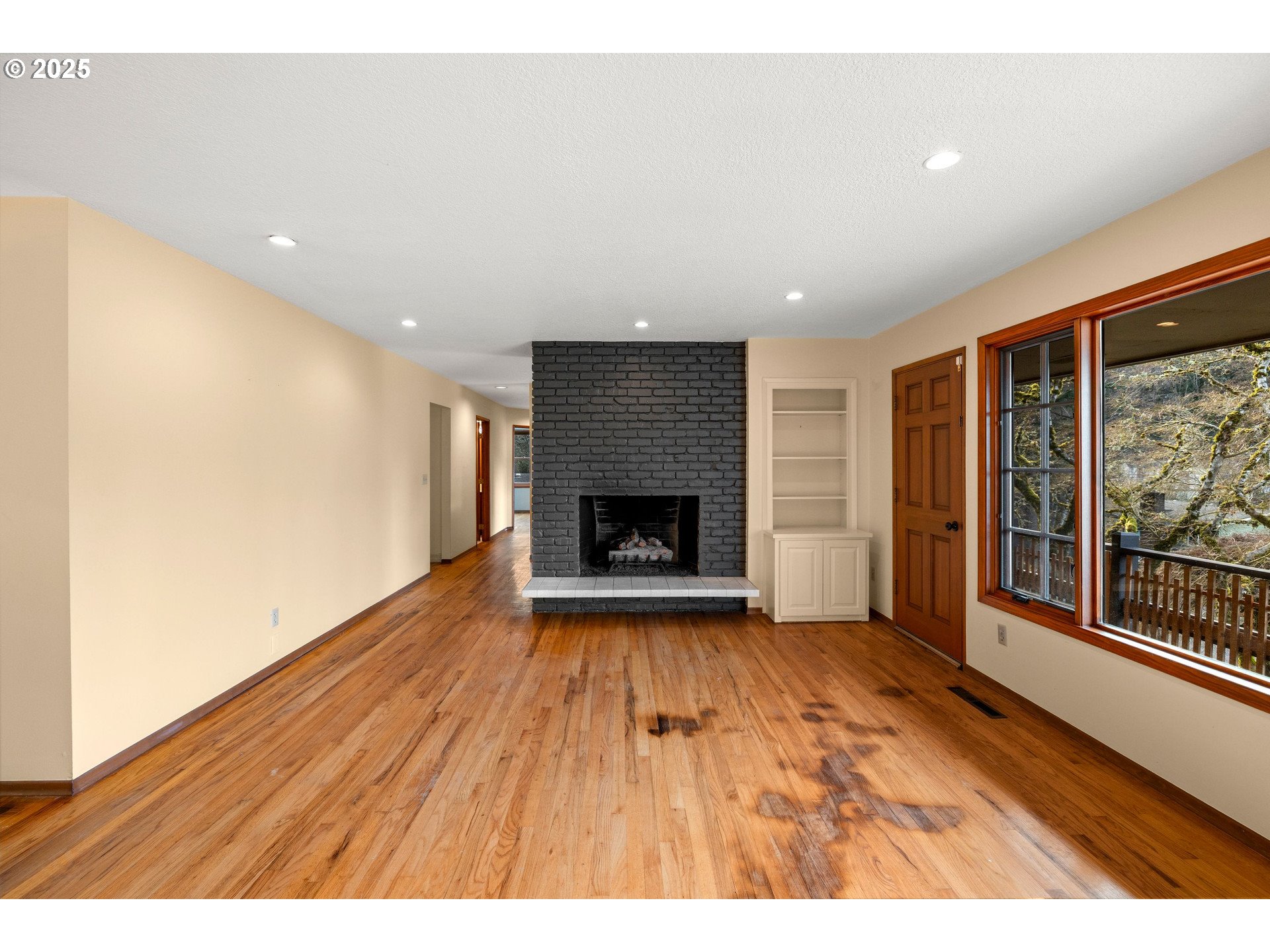 5418 Southwest 34th Place Portland, OR 97239 - Photo 8 of 48