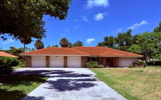 $830,000 | 4872 Peregrine Point Circle North, Sarasota, FL 34231
