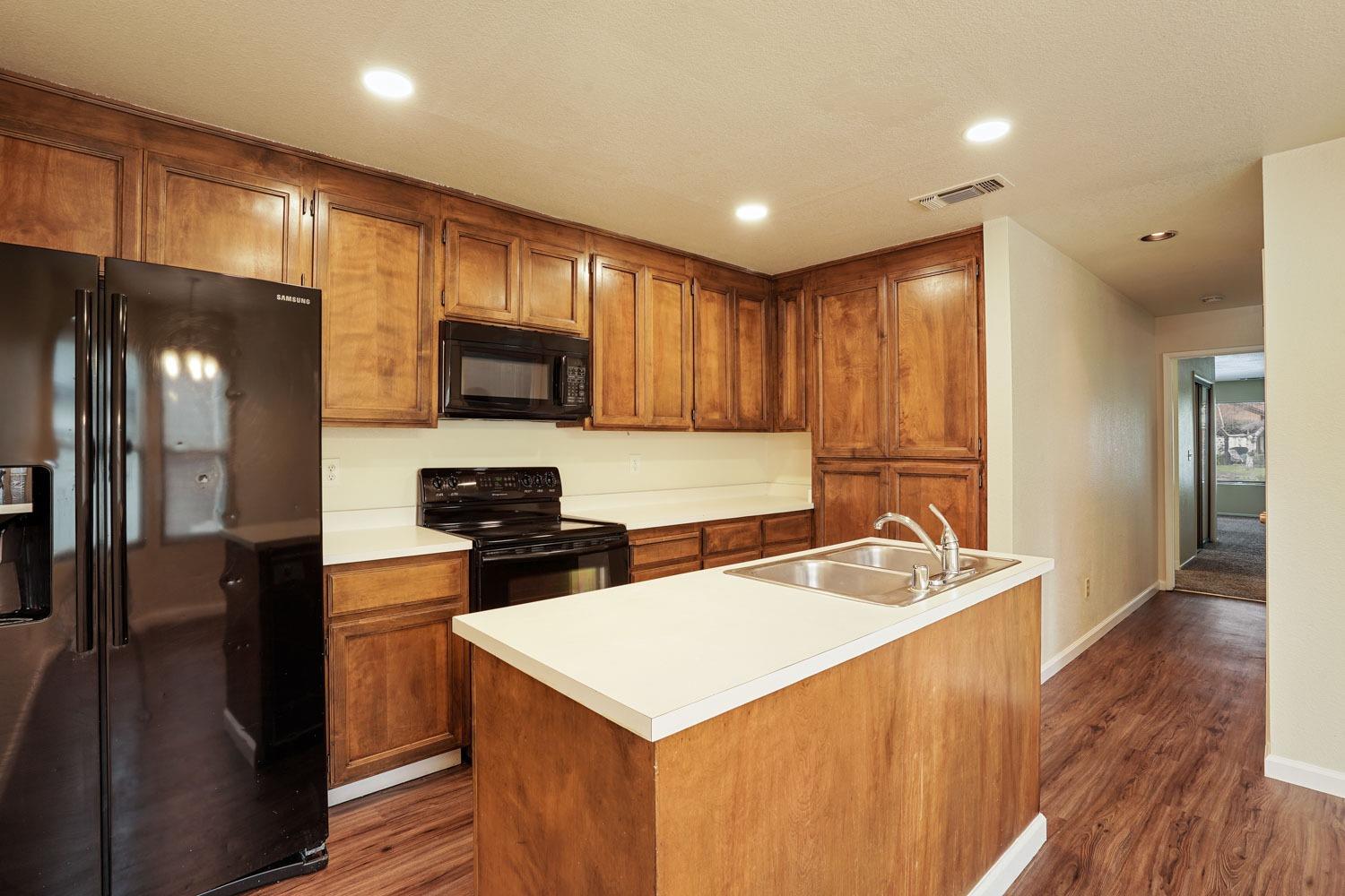 1443 West Swain Road Stockton, CA 95207 - Photo 10 of 41