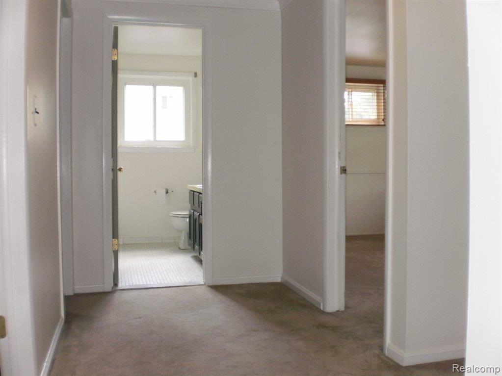 36419 Saxony Road Farmington, MI 48335 - Photo 14 of 17 upper hall