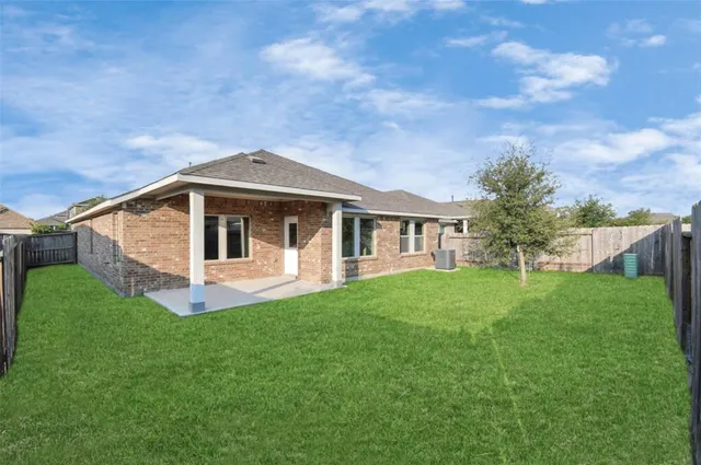 $2,500 | 2131 Levant Lane, Baytown, TX 77523