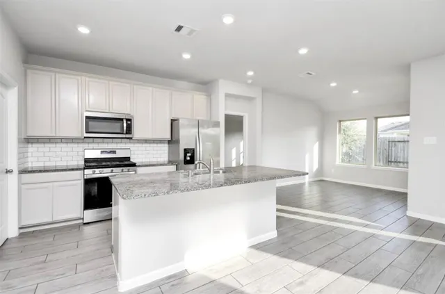 $2,500 | 2131 Levant Lane, Baytown, TX 77523