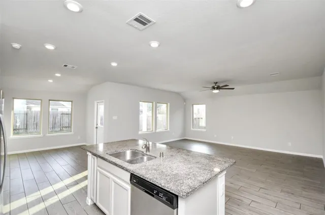 $2,500 | 2131 Levant Lane, Baytown, TX 77523